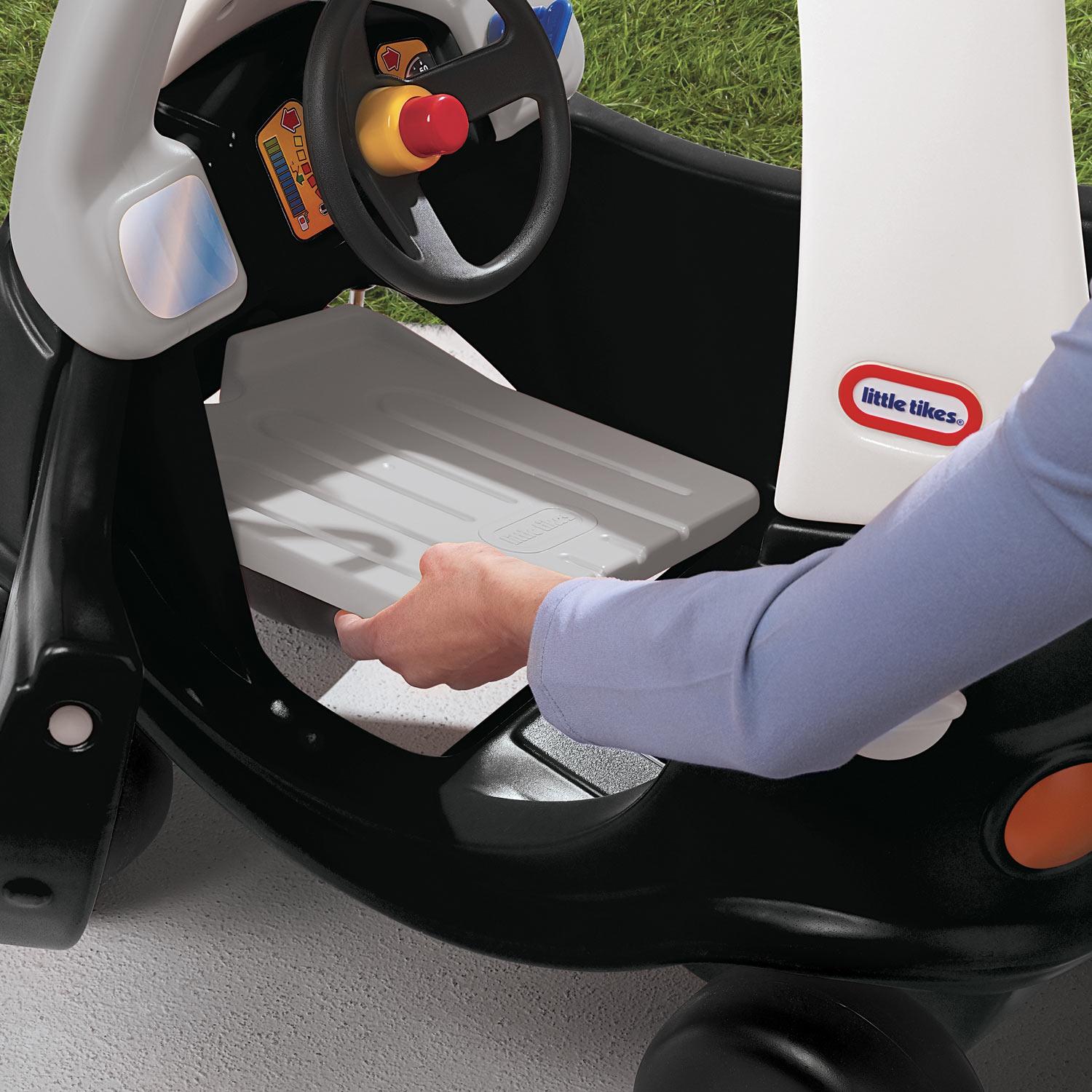 Tikes Patrol™ Cozy Coupe® 30th Anniversary Edition - Image 2